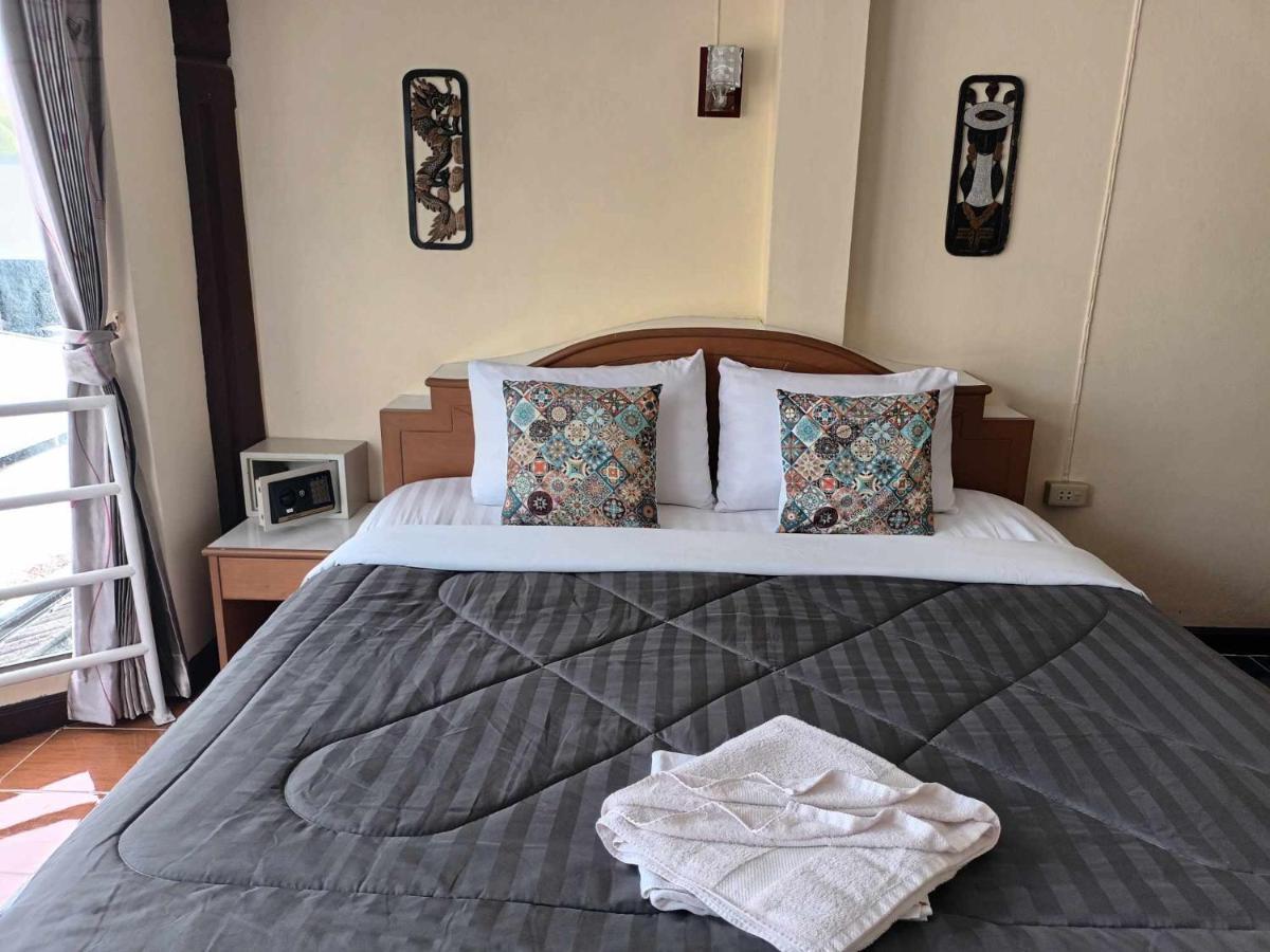 Patong Rose Guest House 50M To Beach Екстериор снимка