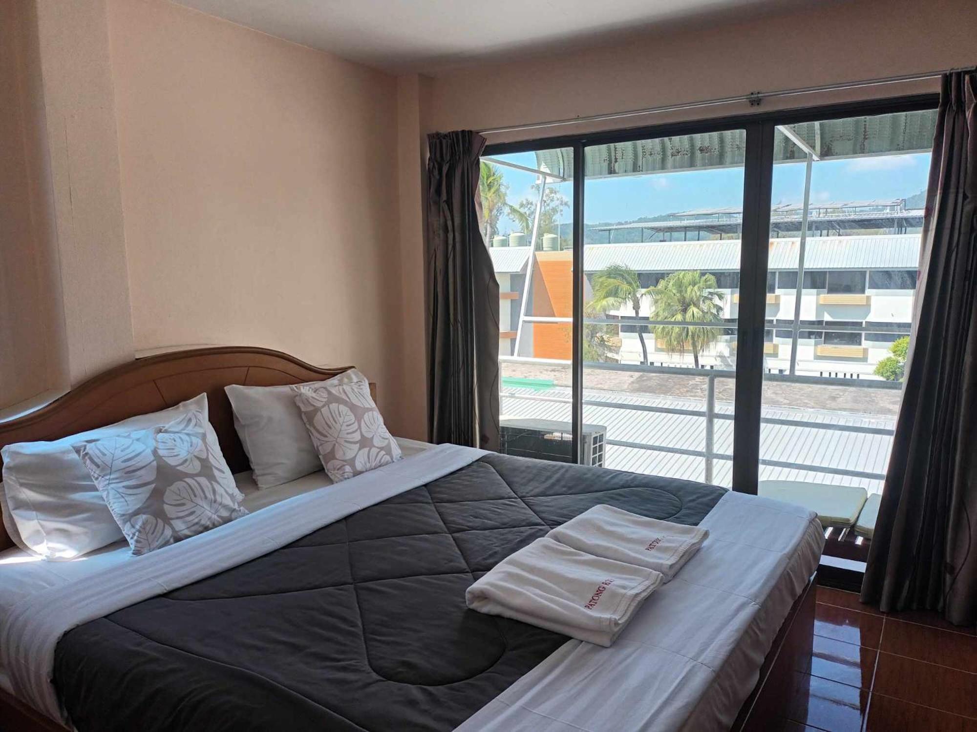 Patong Rose Guest House 50M To Beach Екстериор снимка