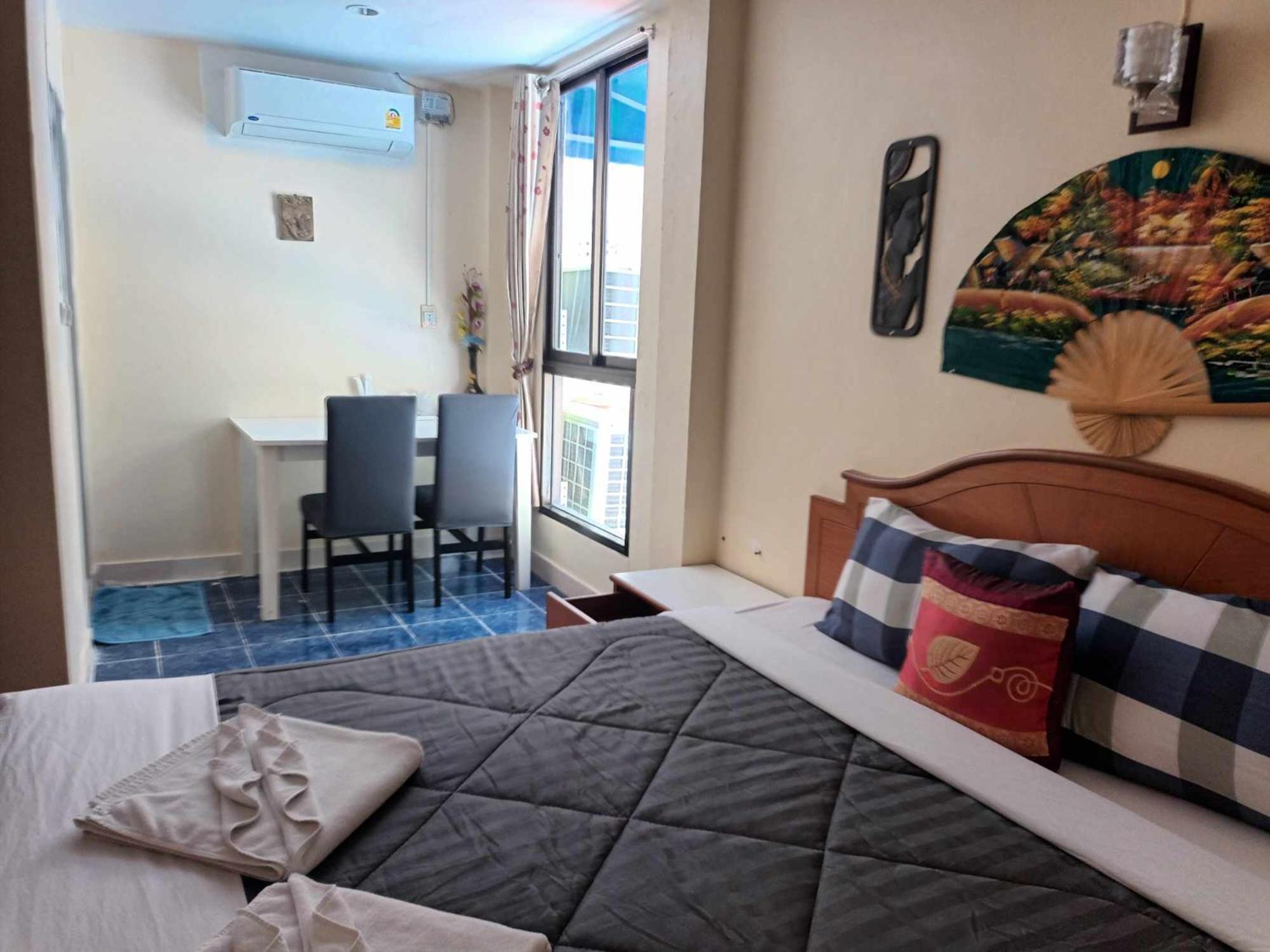 Patong Rose Guest House 50M To Beach Екстериор снимка