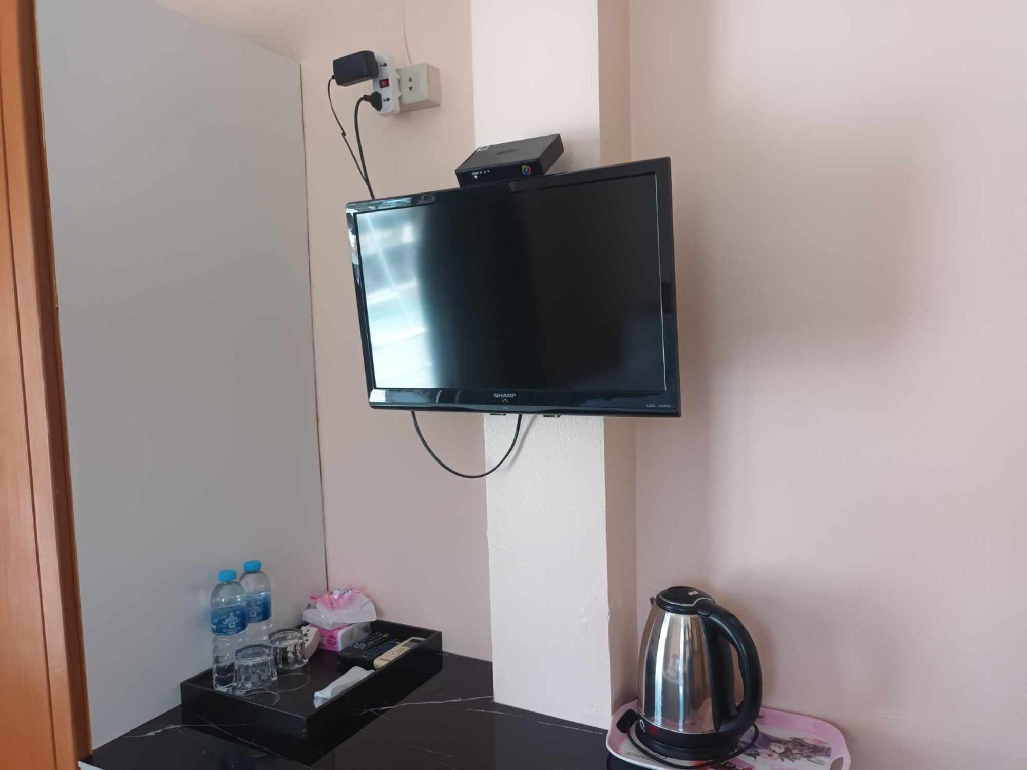 Patong Rose Guest House 50M To Beach Екстериор снимка
