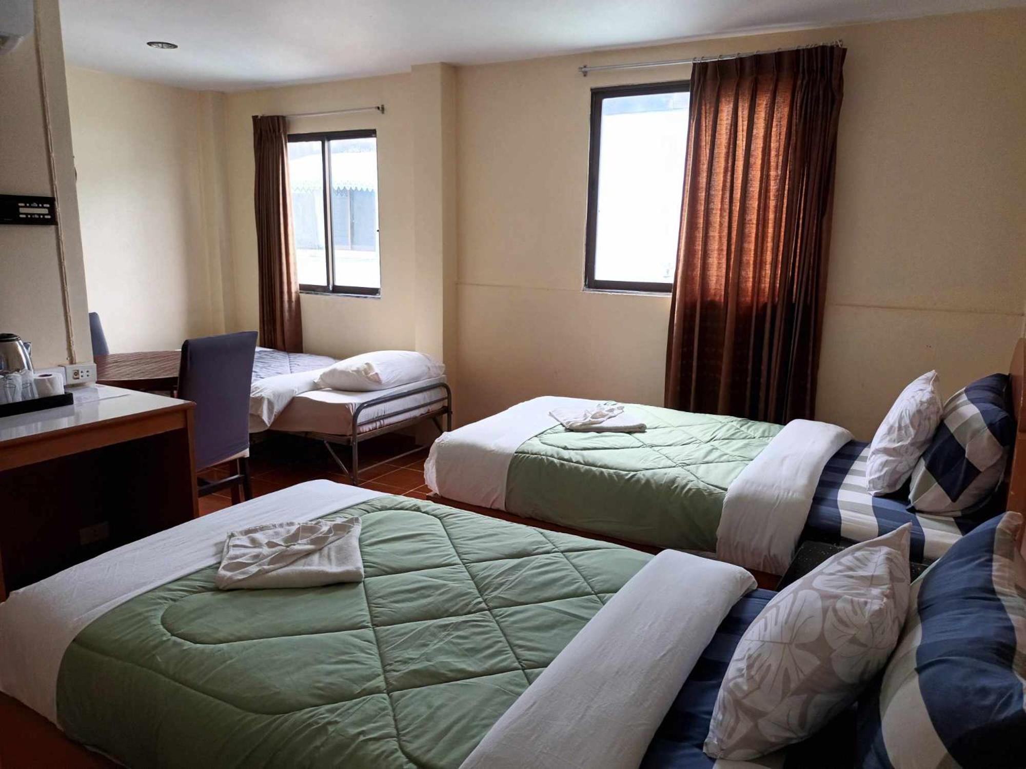 Patong Rose Guest House 50M To Beach Екстериор снимка