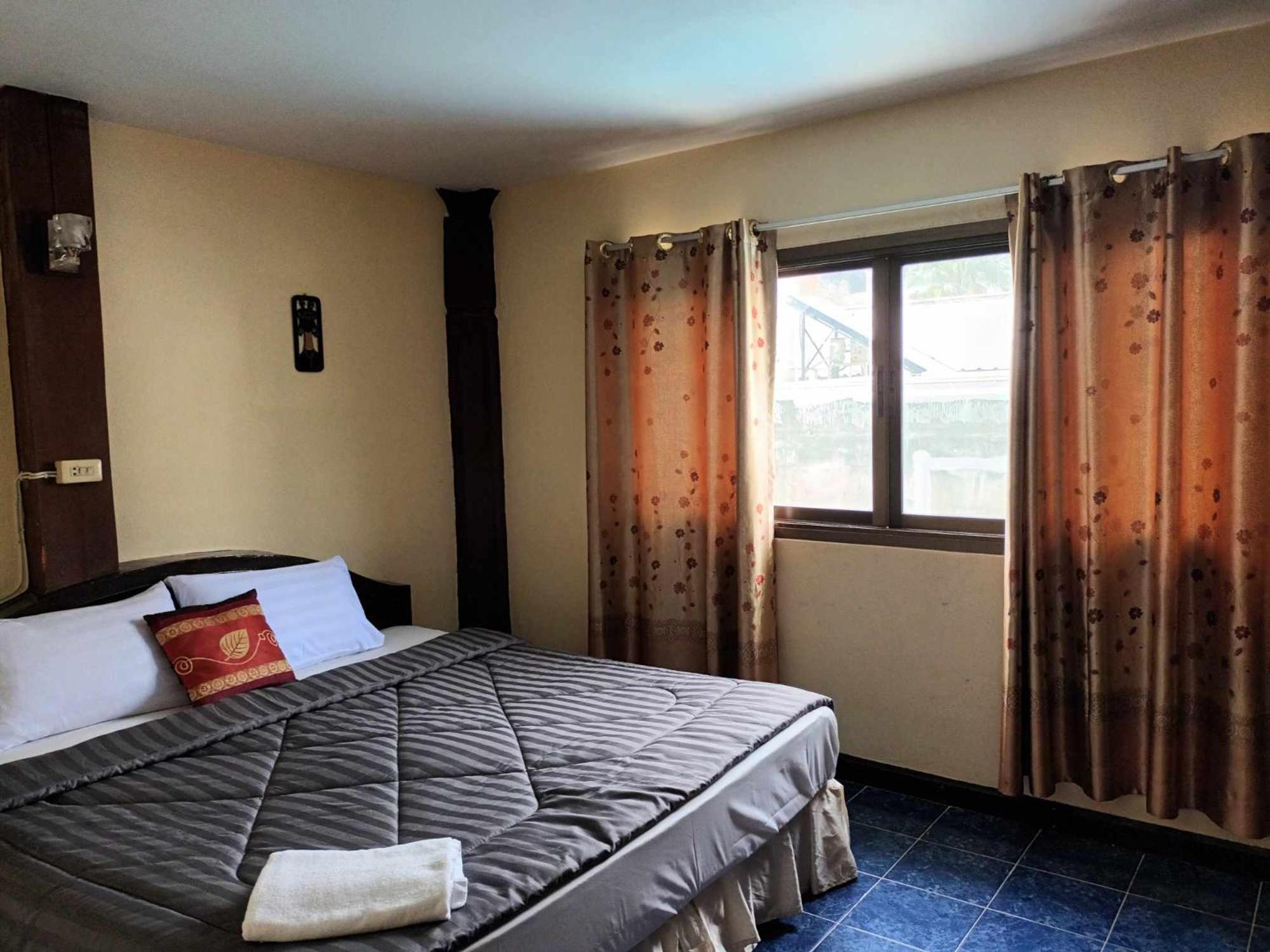 Patong Rose Guest House 50M To Beach Екстериор снимка