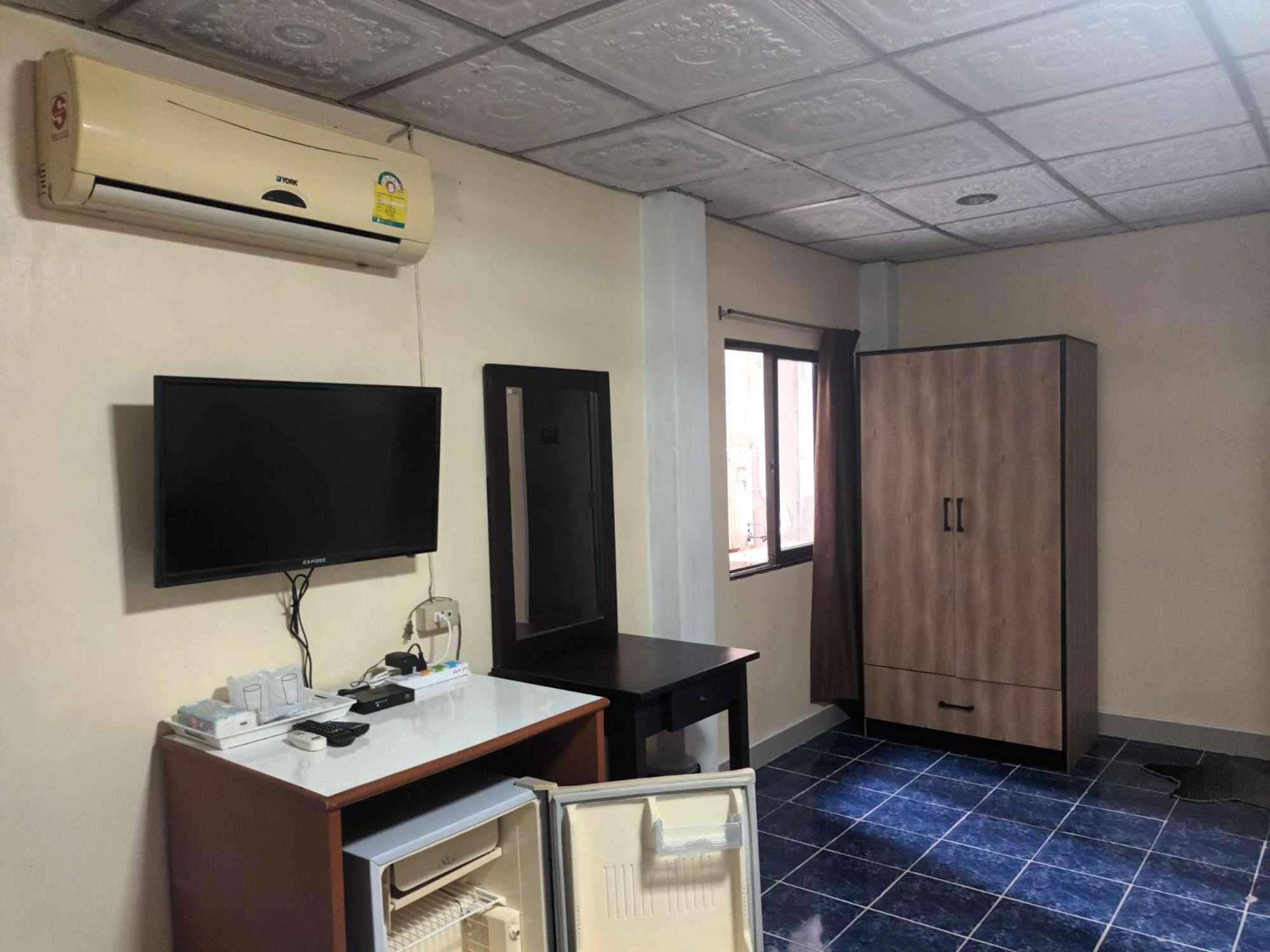 Patong Rose Guest House 50M To Beach Екстериор снимка