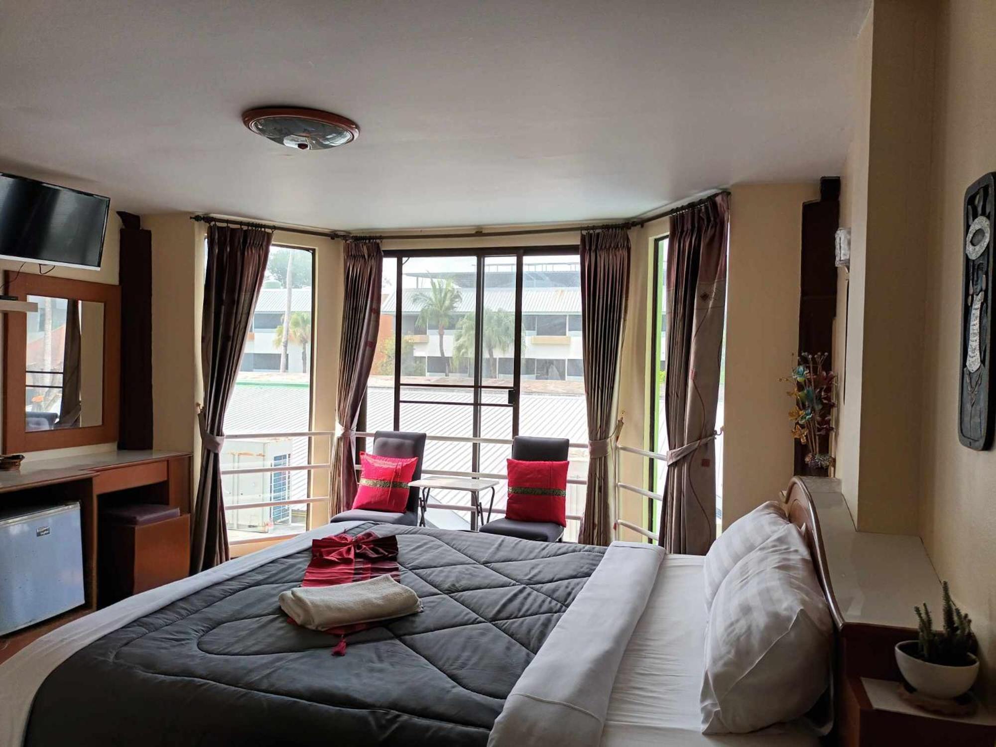 Patong Rose Guest House 50M To Beach Екстериор снимка