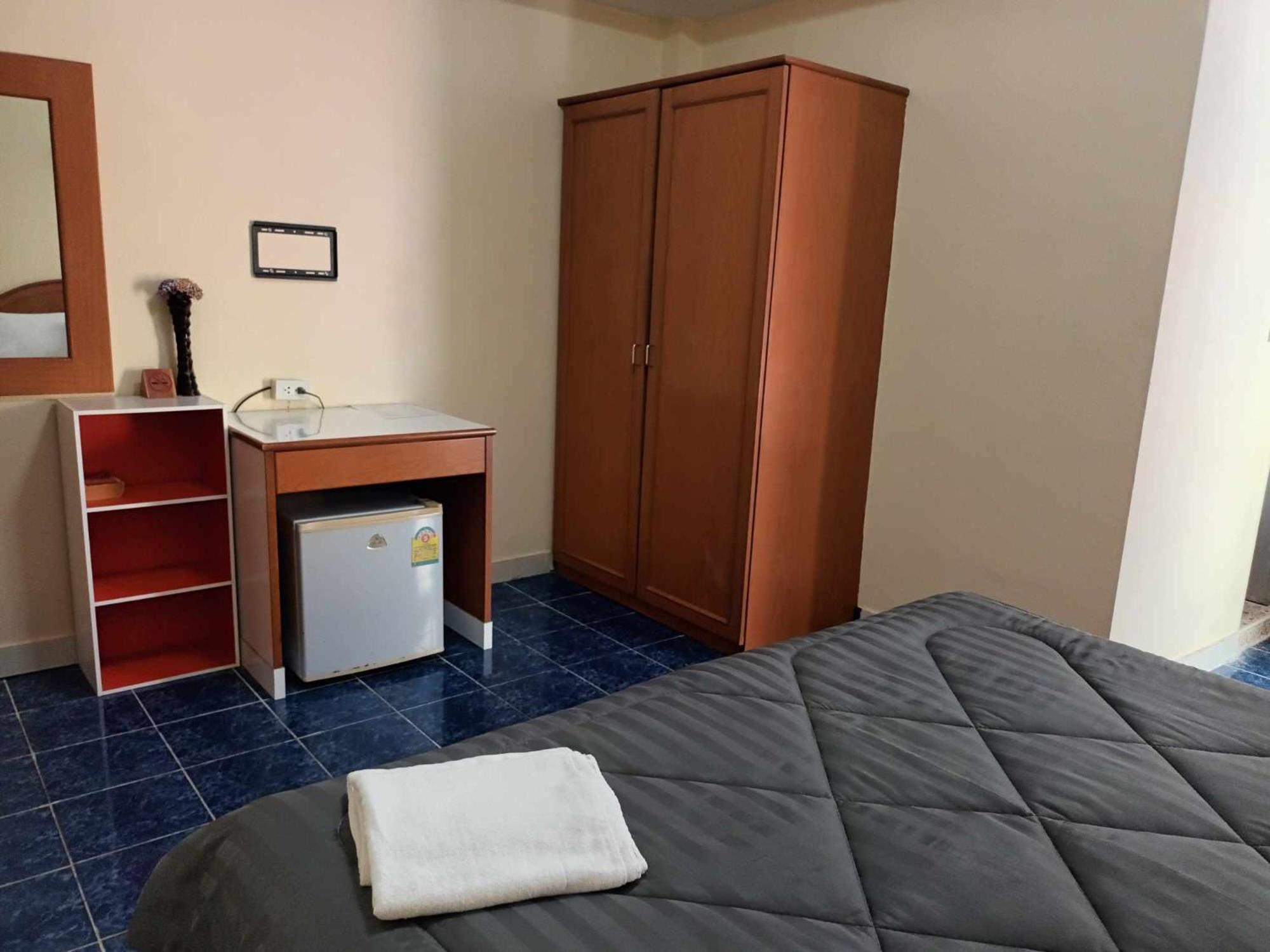 Patong Rose Guest House 50M To Beach Екстериор снимка