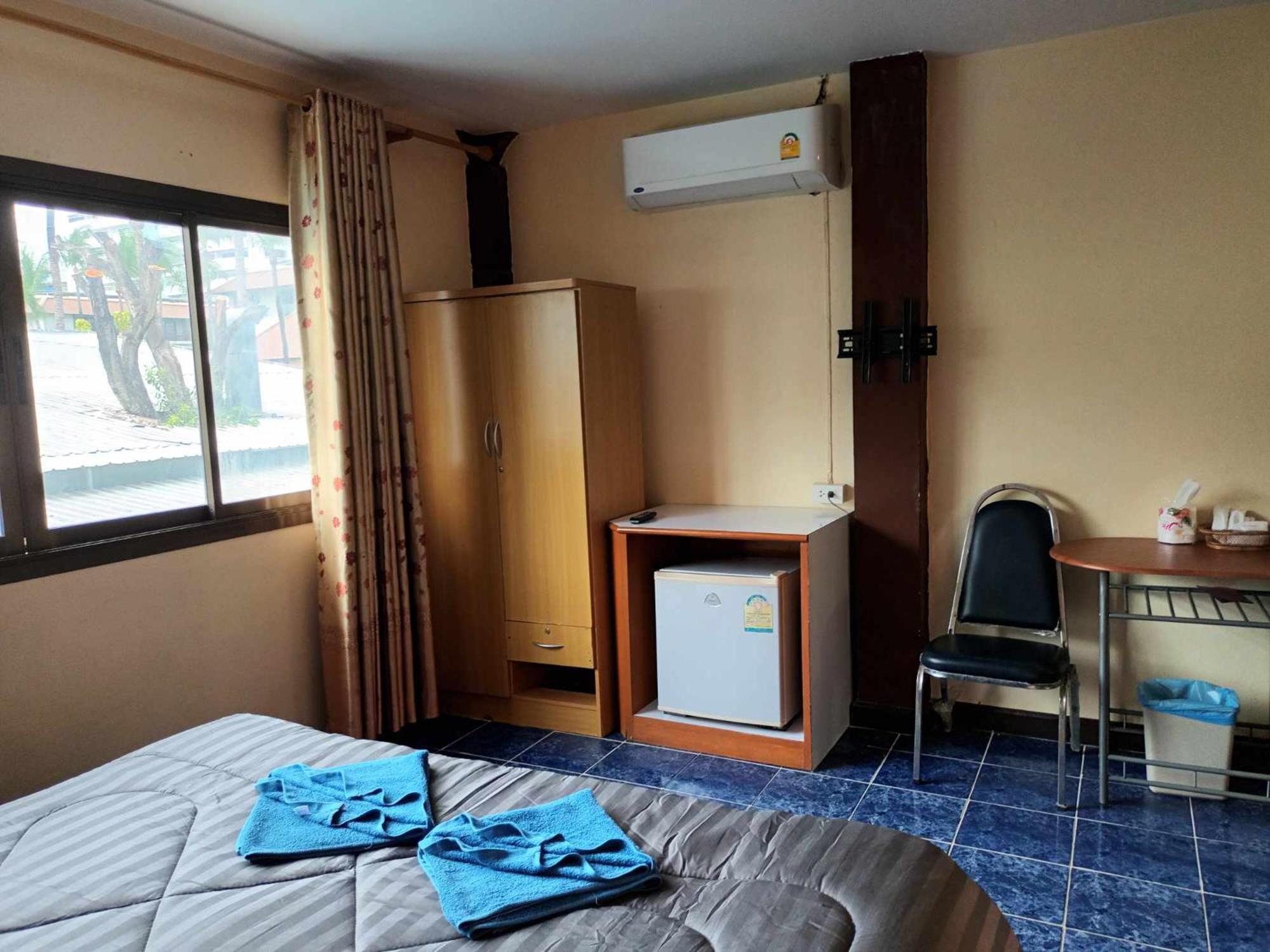 Patong Rose Guest House 50M To Beach Екстериор снимка