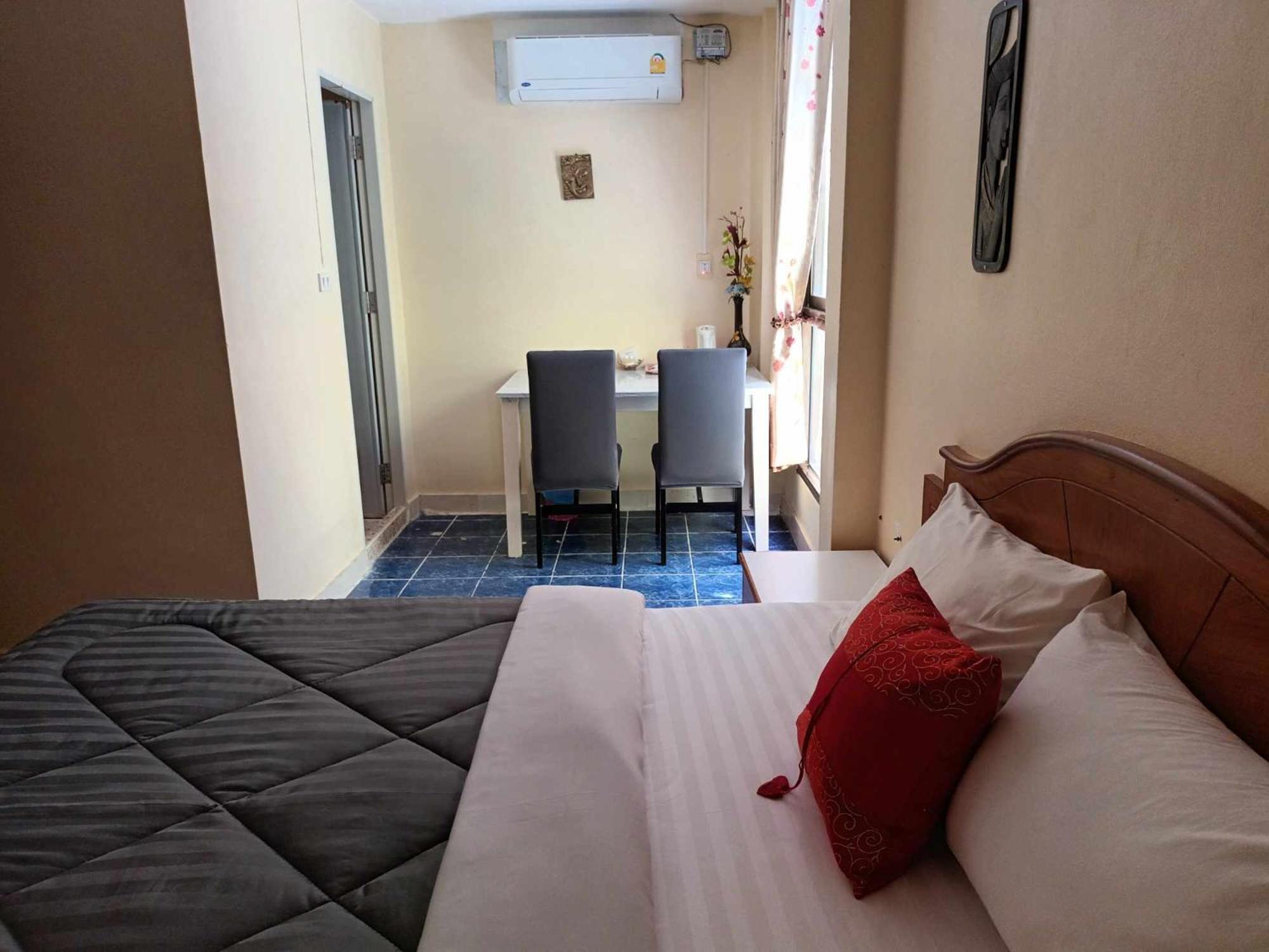 Patong Rose Guest House 50M To Beach Екстериор снимка