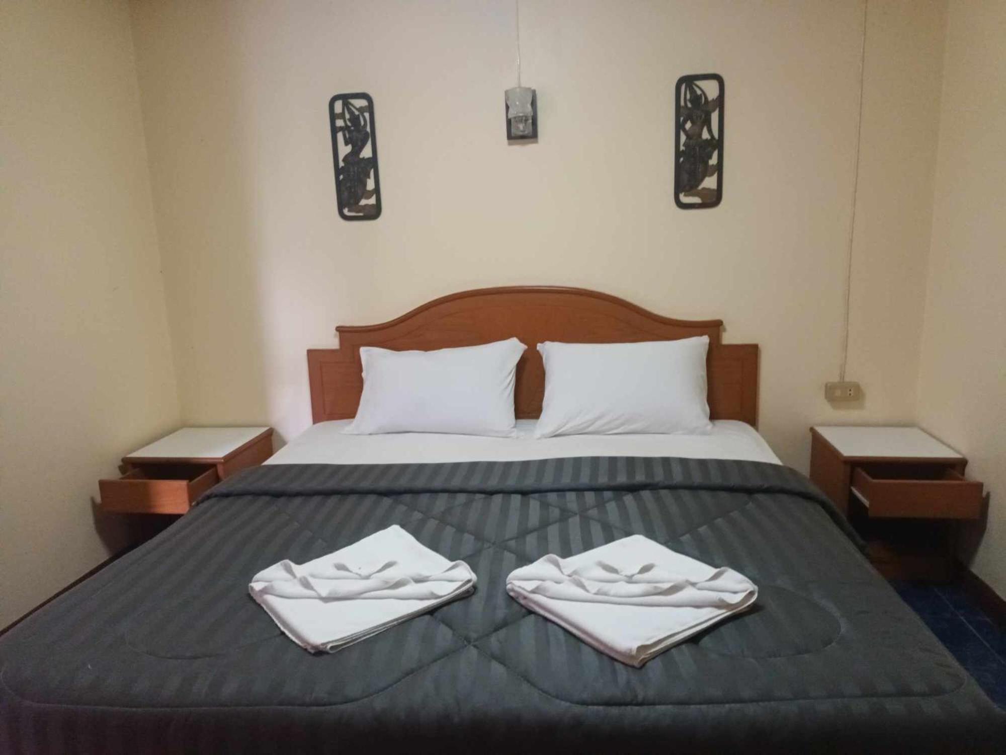 Patong Rose Guest House 50M To Beach Екстериор снимка